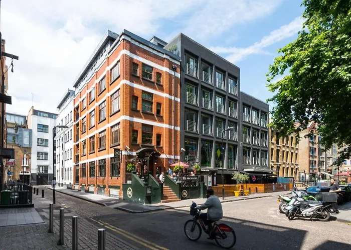 D8 - Hoxton Square Penthouse