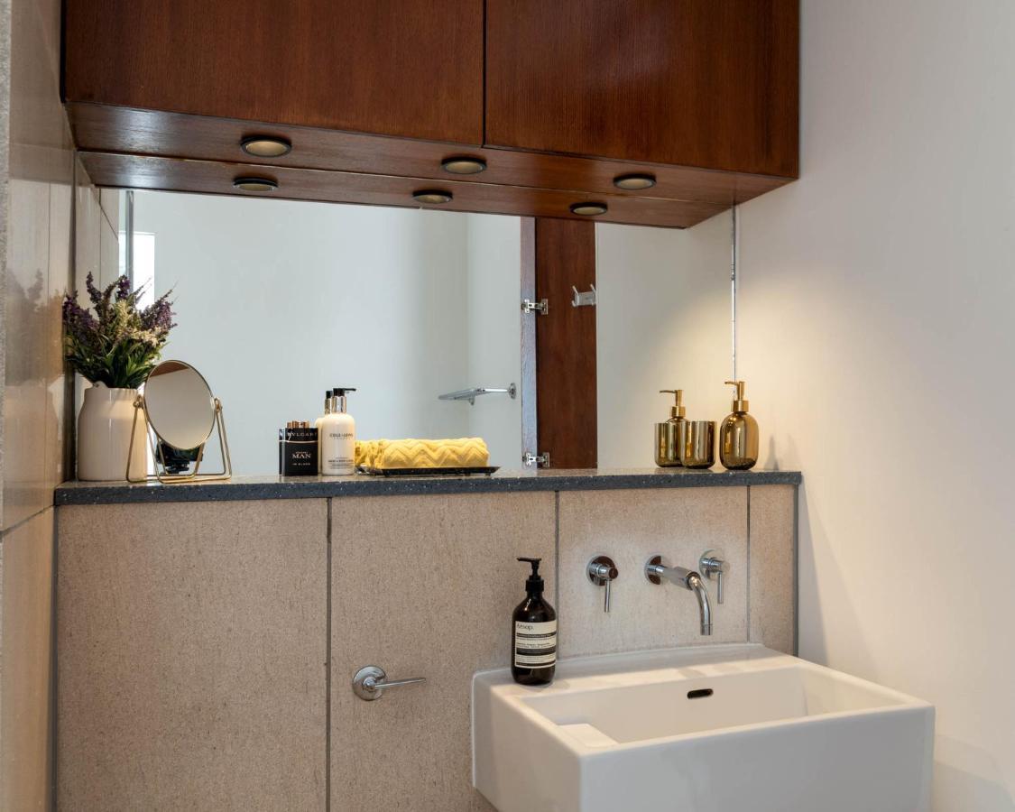 D8 - Hoxton Square Penthouse * Лондон